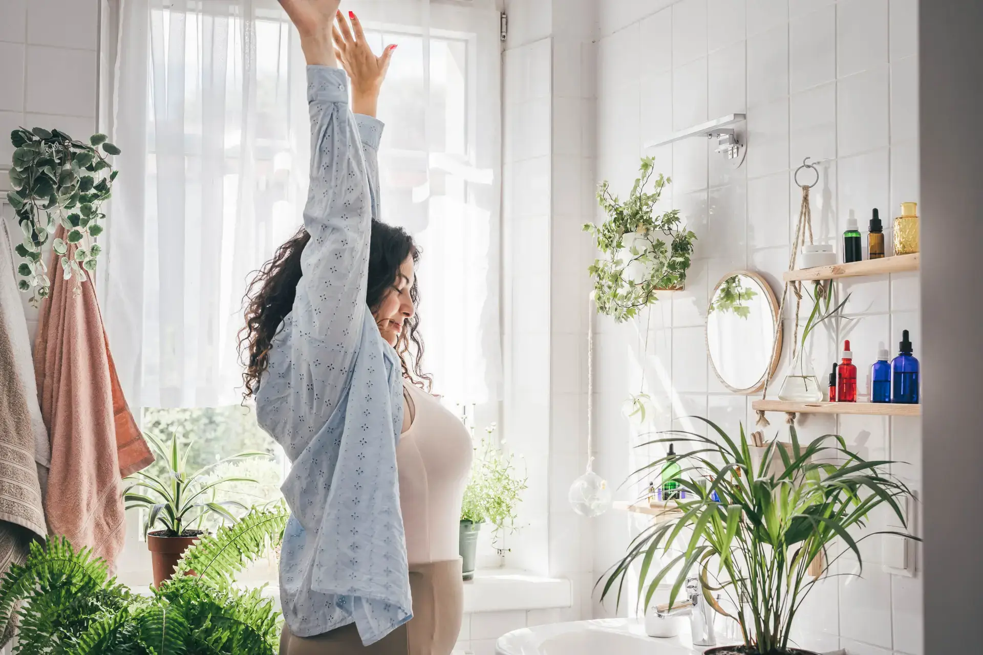 woman stretching as part of her weight loss program
